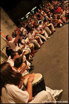 Le CKPM au Festival Font'Arts 2009, dans les jardins de la mairie de Pernes-les-Fontaines.